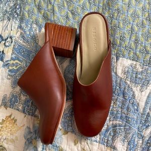 NISOLO Brown Leather Mules